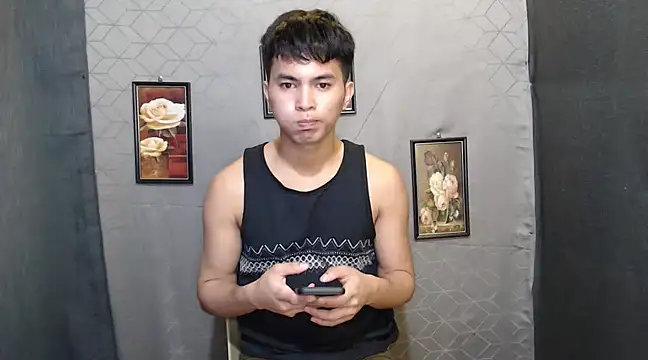 Snapshot of asianpatt69 chatting on February 2, 8:13 am asianpatt69 online show from February 2, 8:13 am