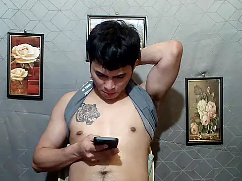 Snapshot of asianpatt69 chatting on February 13, 9:49 am asianpatt69 online show from February 13, 9:49 am