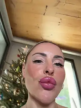 EmaSalis online show from December 15, 10:41 am