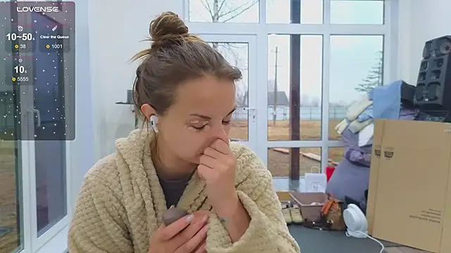 Misss Vikk online show from April 8, 9:53 am