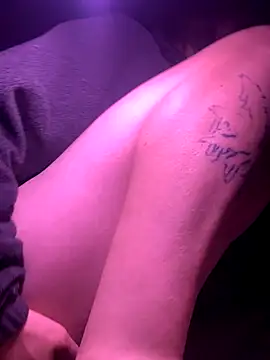 mommyslittlefemboy online show from December 2, 10:20 am