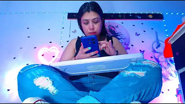 Snapshot of oliviarodriguez2u chatting on May 6, 9:53 pm oliviarodriguez2u online show from May 6, 9:53 pm