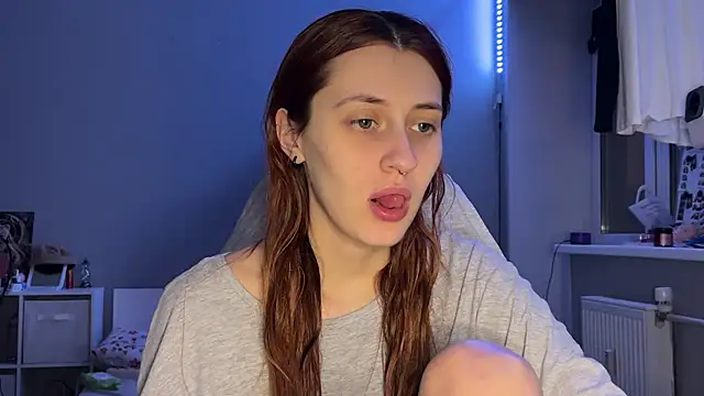 Snapshot of Uniarten chatting on October 28, 6:10 pm Uniarten online show from October 28, 6:10 pm