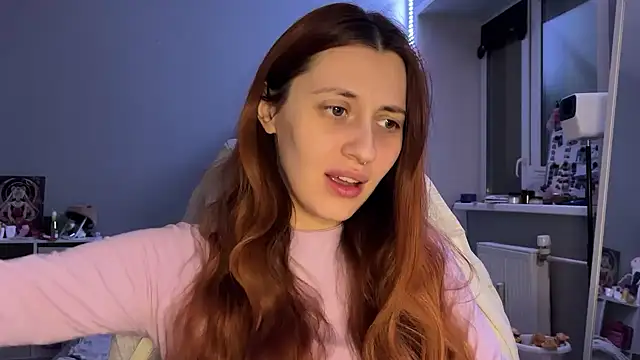 Snapshot of Uniarten chatting on December 5, 7:43 pm Uniarten online show from December 5, 7:43 pm