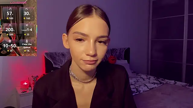 Snapshot of SophieCatty chatting on October 29, 11:01 am SophieCatty online show from October 29, 11:01 am