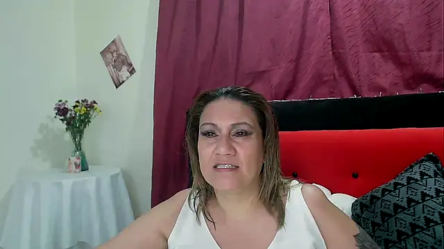 Snapshot of yayita_mature chatting on January 10, 12:04 pm yayita mature online show from January 10, 12:04 pm