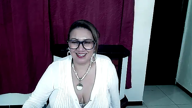 Snapshot of yayita_mature chatting on February 1, 8:16 pm yayita mature online show from February 1, 8:16 pm