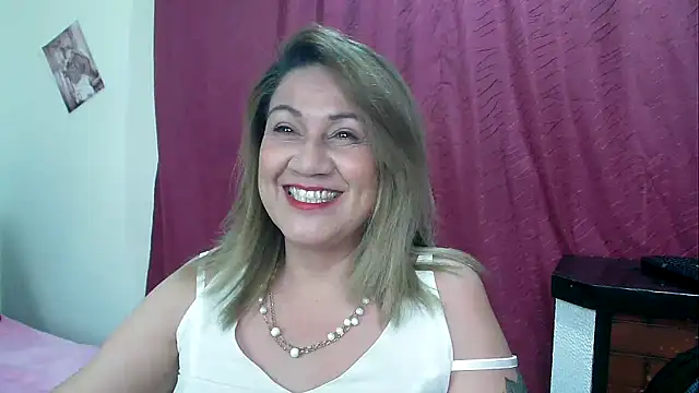 Snapshot of yayita_mature chatting on February 24, 1:42 pm yayita mature online show from February 24, 1:42 pm