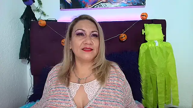Snapshot of yayita_mature chatting on October 21, 3:13 pm yayita mature online show from October 21, 3:13 pm
