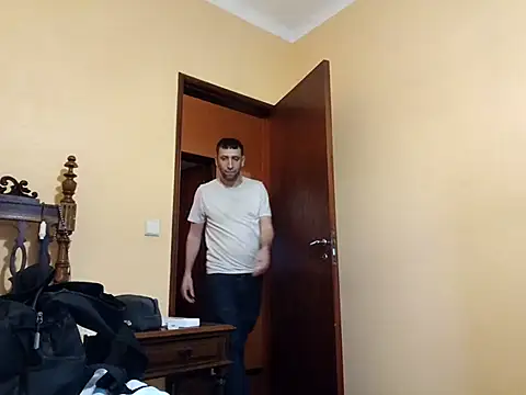 Snapshot of White_rabbit_ chatting on October 31, 3:13 pm White rabbit online show from October 31, 3:13 pm