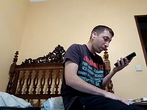 Snapshot of White_rabbit_ chatting on November 12, 10:15 am White rabbit online show from November 12, 10:15 am