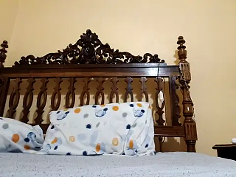 Snapshot of White_rabbit_ chatting on December 22, 8:50 pm White rabbit online show from December 22, 8:50 pm