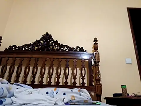 Snapshot of White_rabbit_ chatting on January 5, 5:49 pm White rabbit online show from January 5, 5:49 pm