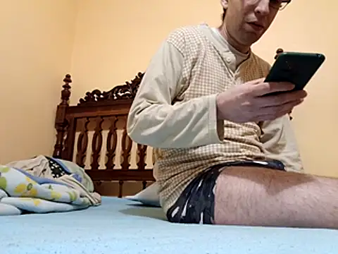 Snapshot of White_rabbit_ chatting on February 19, 10:28 pm White rabbit online show from February 19, 10:28 pm