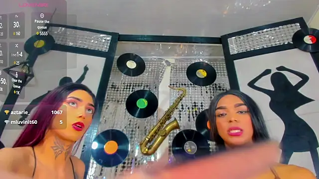 nickyminach  online show from December 28, 10:34 pm