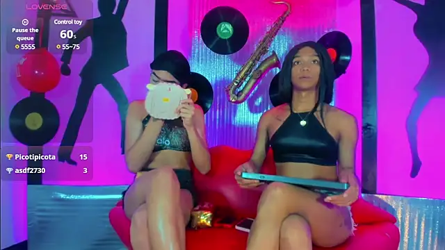 nickyminach  online show from February 21, 7:43 pm