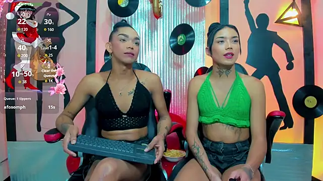 nickyminach  online show from December 16, 7:19 pm