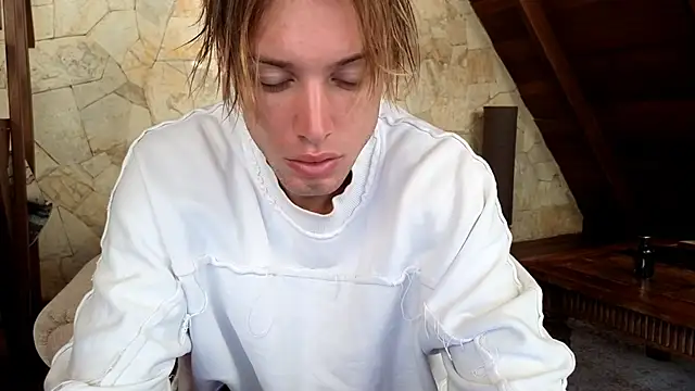 Snapshot of Cryptikov chatting on April 18, 11:16 pm Cryptikov online show from April 18, 11:16 pm