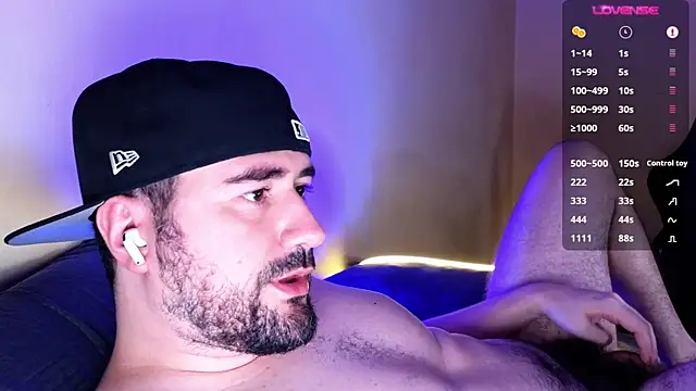 Snapshot of DominantTheo chatting on March 9, 3:11 am DominantTheo online show from March 9, 3:11 am