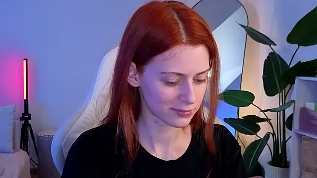 doll lesli online show from November 10, 8:35 am