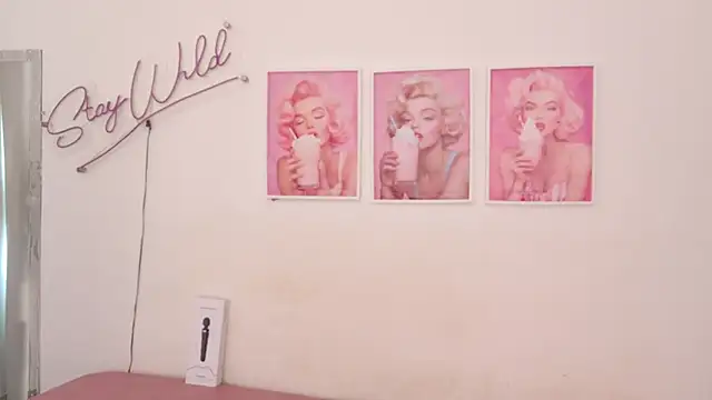 Adele LatinLady online show from April 11, 8:35 pm