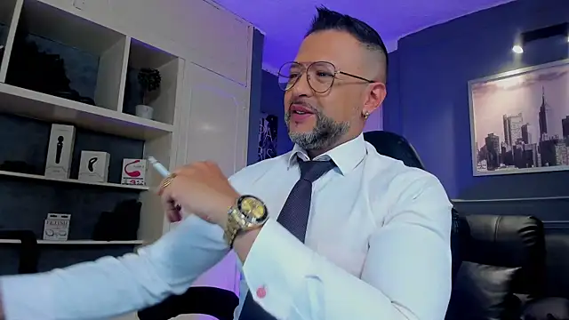 MrFrank tattoo online show from November 4, 1:21 pm