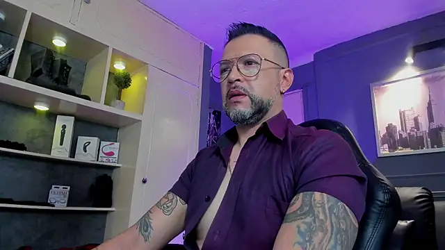 MrFrank tattoo online show from January 11, 1:27 pm