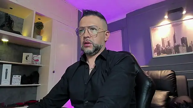 MrFrank tattoo online show from February 9, 10:30 am