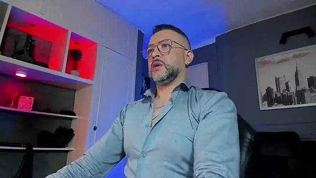 MrFrank tattoo online show from February 25, 10:36 am