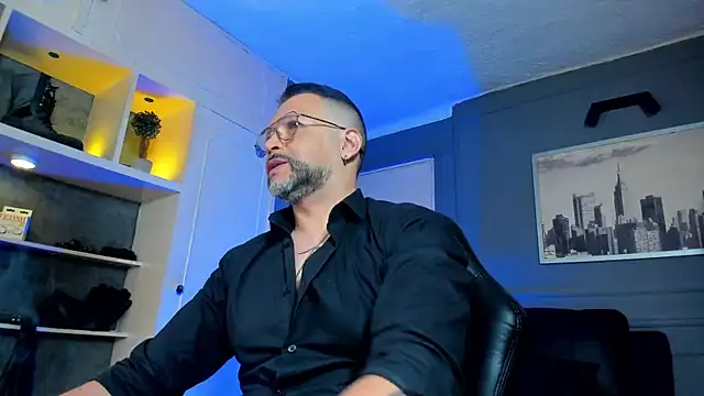 MrFrank tattoo online show from February 27, 10:37 am