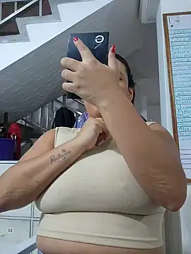 LizzRouse online show from November 4, 7:35 pm