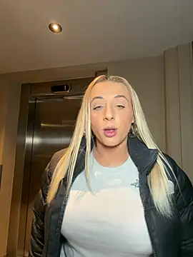 Strongqueen online show from January 11, 6:24 pm