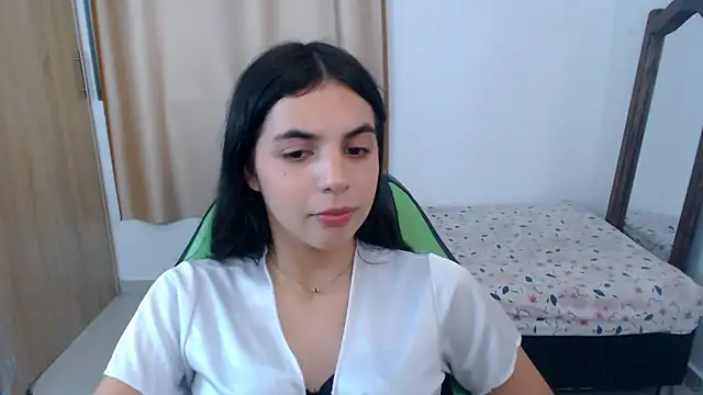  elenna online show from March 1, 11:37 pm