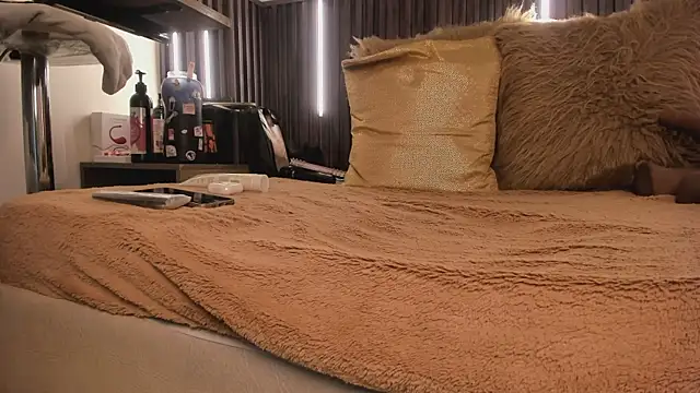  rebecca1 online show from April 9, 1:27 am