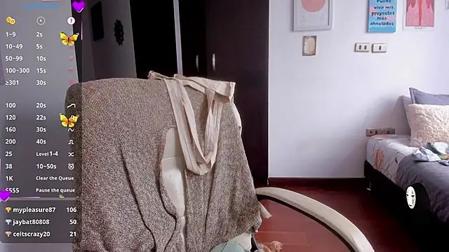 linda giggle online show from December 5, 4:34 pm