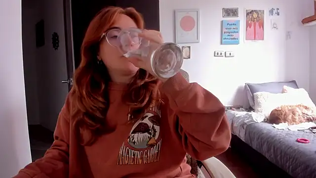 linda giggle online show from December 10, 7:00 pm