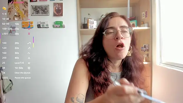 linda giggle online show from January 7, 2:52 pm