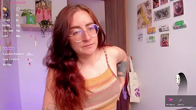 Snapshot of linda_giggle chatting on June 24, 2:16 pm linda giggle online show from June 24, 2:16 pm