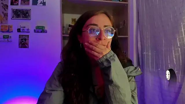 Snapshot of linda_giggle chatting on July 1, 12:23 am linda giggle online show from July 1, 12:23 am