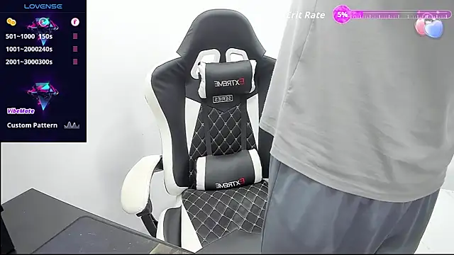 Naughty--asian online show from May 24, 3:44 am