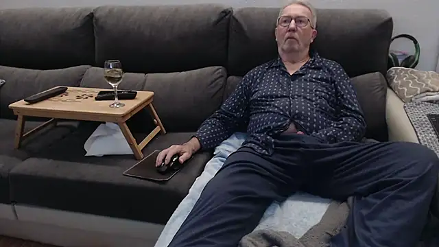 Nudelschwanz online show from February 21, 10:11 pm