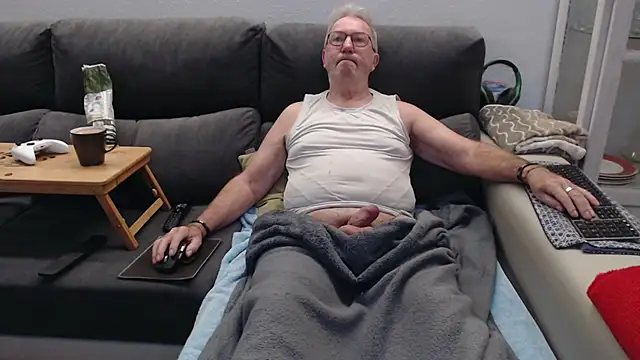 Nudelschwanz online show from March 3, 6:19 am