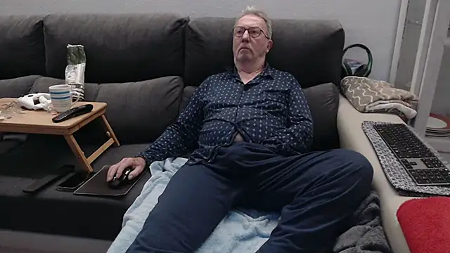 Nudelschwanz online show from March 5, 6:09 am