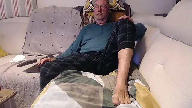 Nudelschwanz online show from May 17, 3:26 am