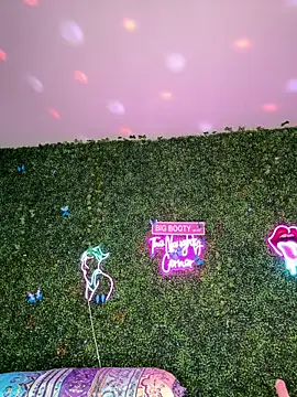 ThickAssRena online show from April 22, 6:27 am