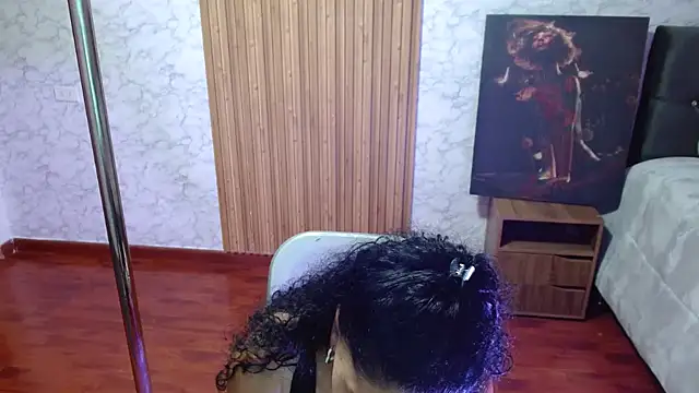 Anitta muscle online show from April 28, 8:47 pm