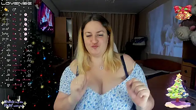 Snapshot of Christen_John_lover chatting on December 11, 10:38 pm Christen John lover online show from December 11, 10:38 pm