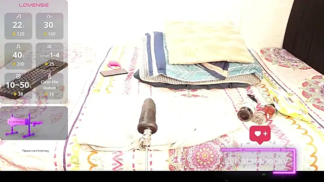 Snapshot of Kattara_Becky_ chatting on October 18, 4:15 am Kattara Becky online show from October 18, 4:15 am