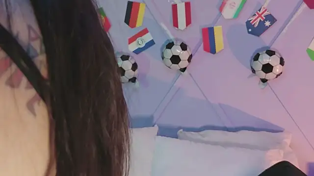 emmajohnss online show from July 12, 3:52 am