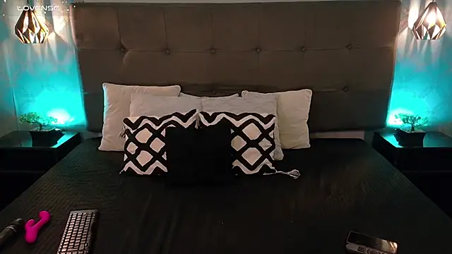 Madisonsmiith online show from March 5, 10:21 pm